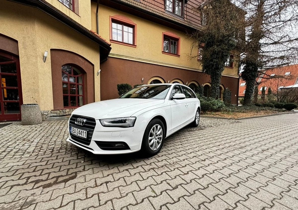 Audi A4 cena 38499 przebieg: 245000, rok produkcji 2013 z Wałbrzych małe 211